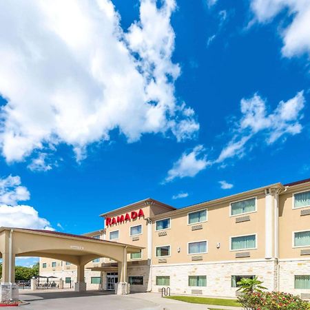 Готель Ramada By Wyndham Колледж-Стейшен Екстер'єр фото