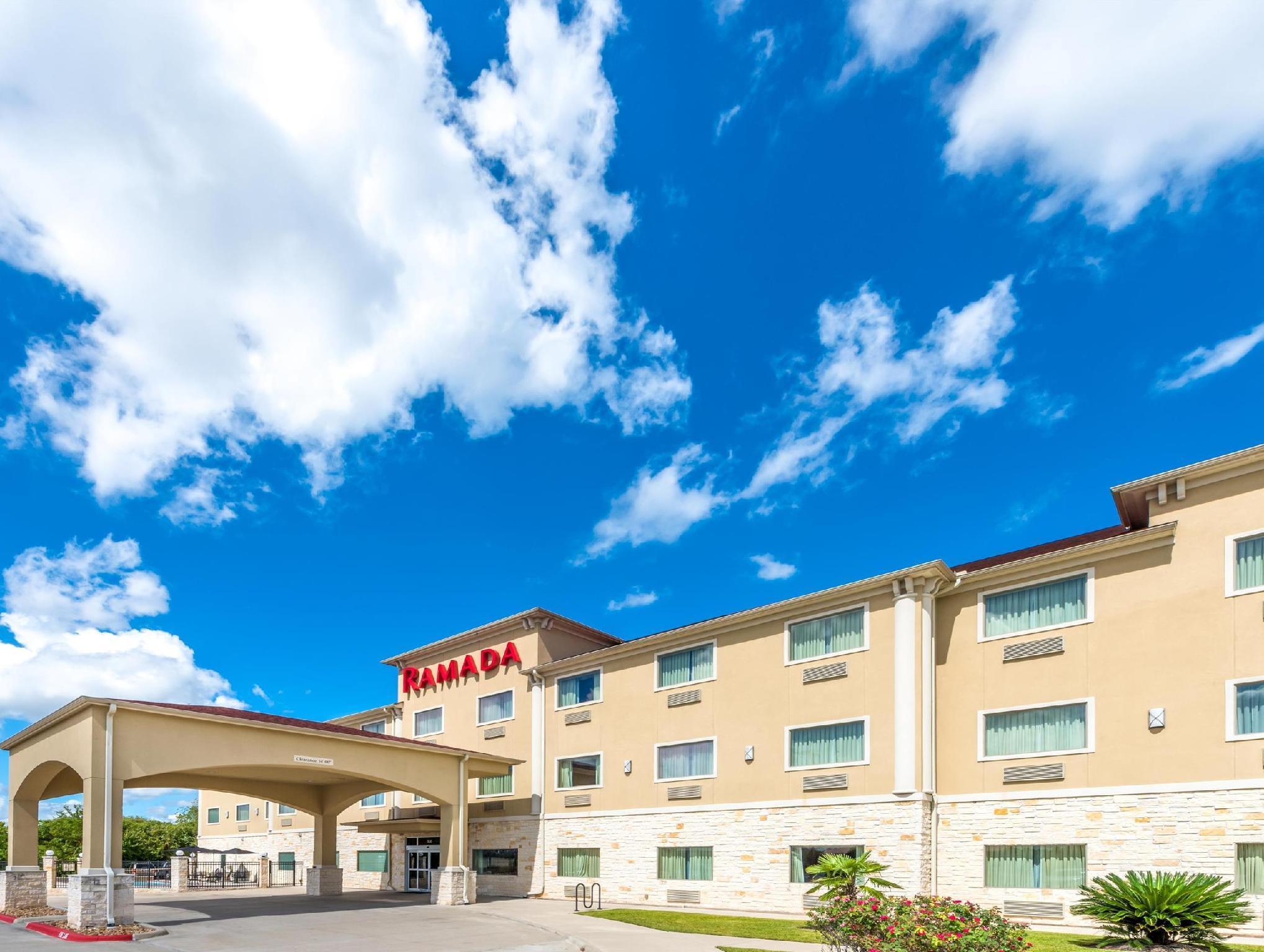 Готель Ramada By Wyndham Колледж-Стейшен Екстер'єр фото