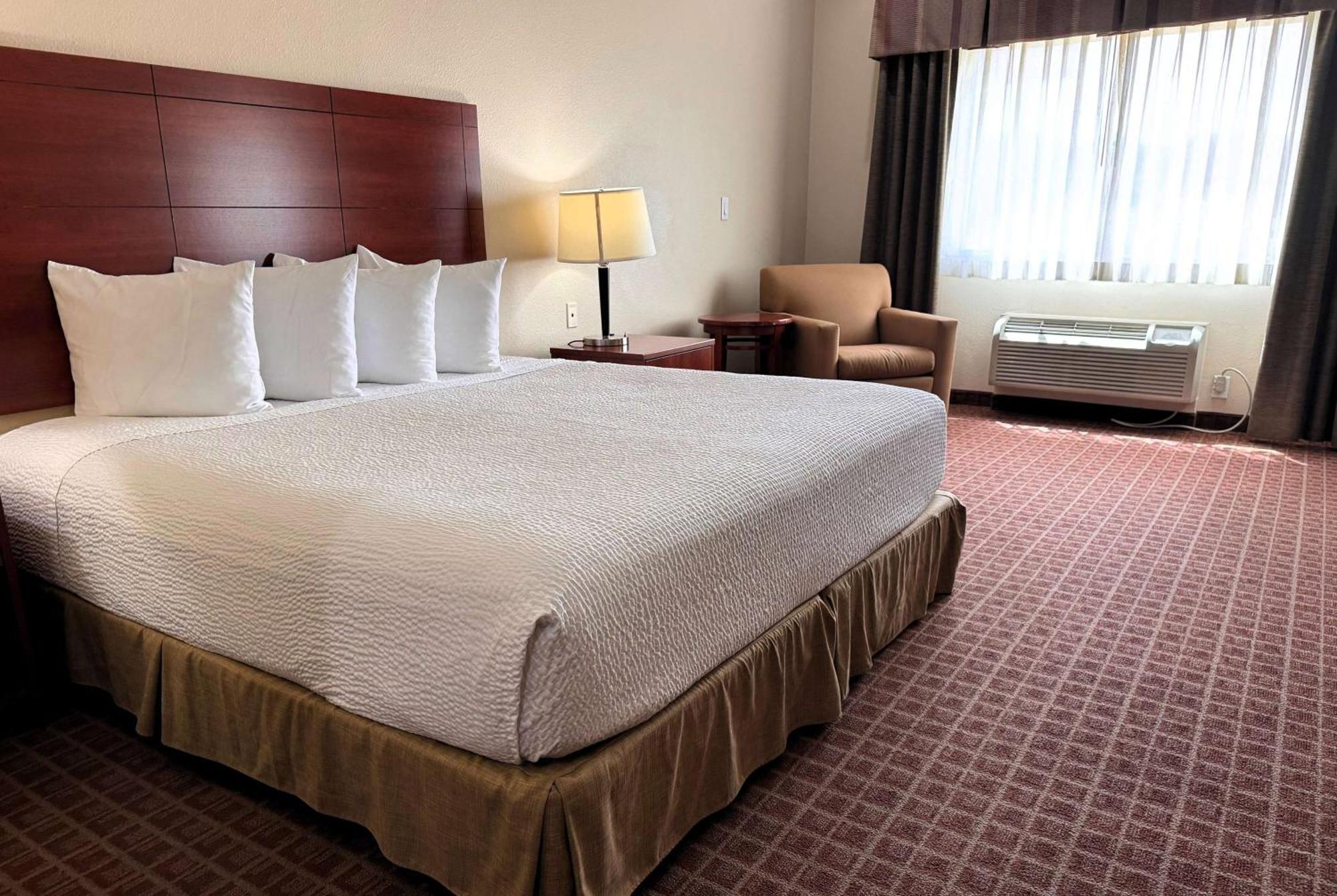 Готель Ramada By Wyndham Колледж-Стейшен Екстер'єр фото